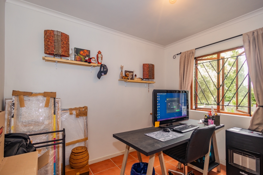 3 Bedroom Property for Sale in The Crest Western Cape